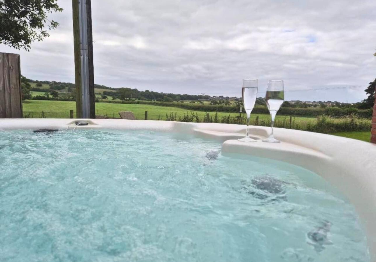 Bowland Breaks-A Luxury Barn Conversion With Optional Hot Tub, Log Burner And Countryside Views Longridge Exterior photo