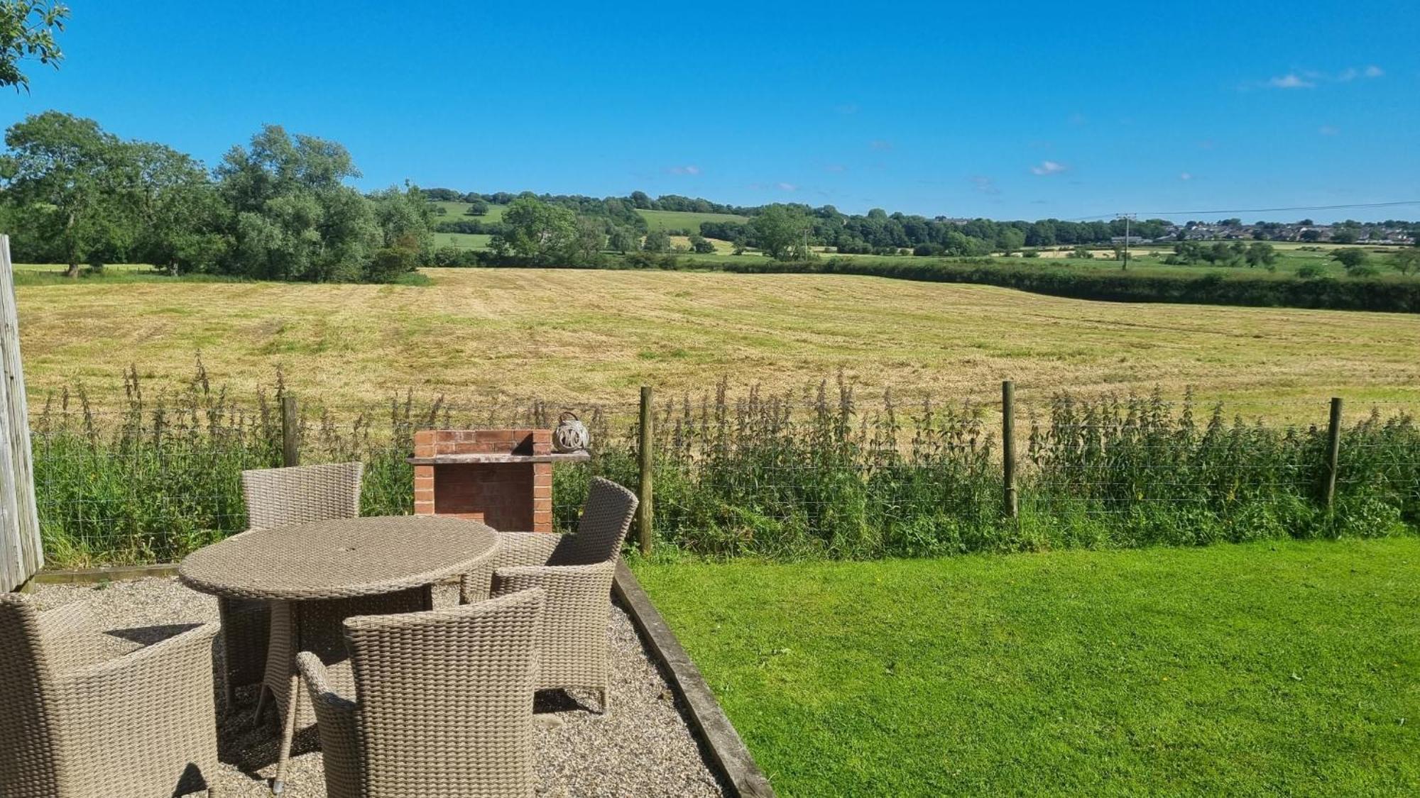 Bowland Breaks-A Luxury Barn Conversion With Optional Hot Tub, Log Burner And Countryside Views Longridge Exterior photo