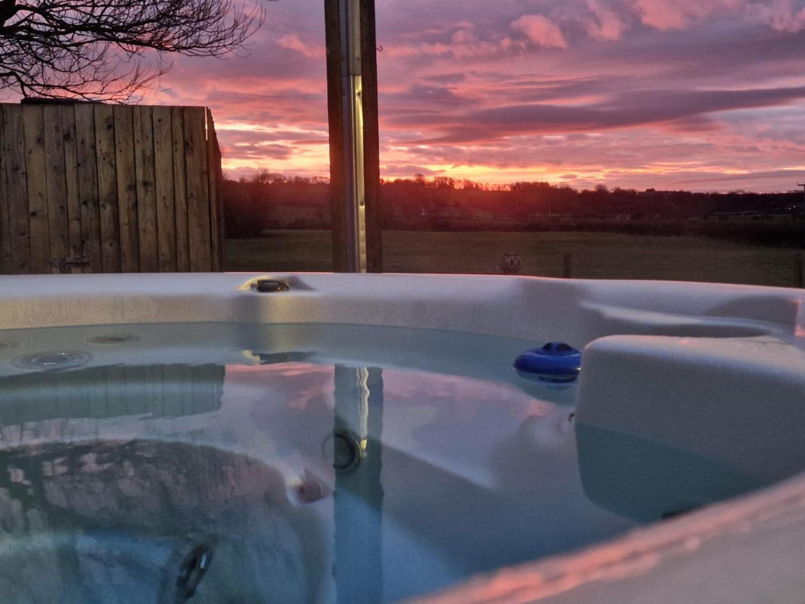 Bowland Breaks-A Luxury Barn Conversion With Optional Hot Tub, Log Burner And Countryside Views Longridge Exterior photo